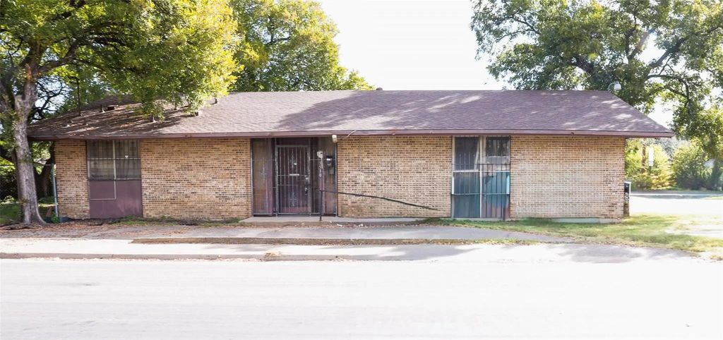 3530 Puget St, Dallas