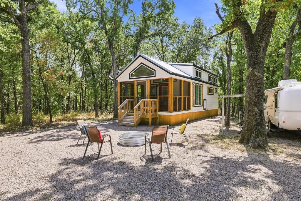 710 Rio Roxo Road, Gordonville
