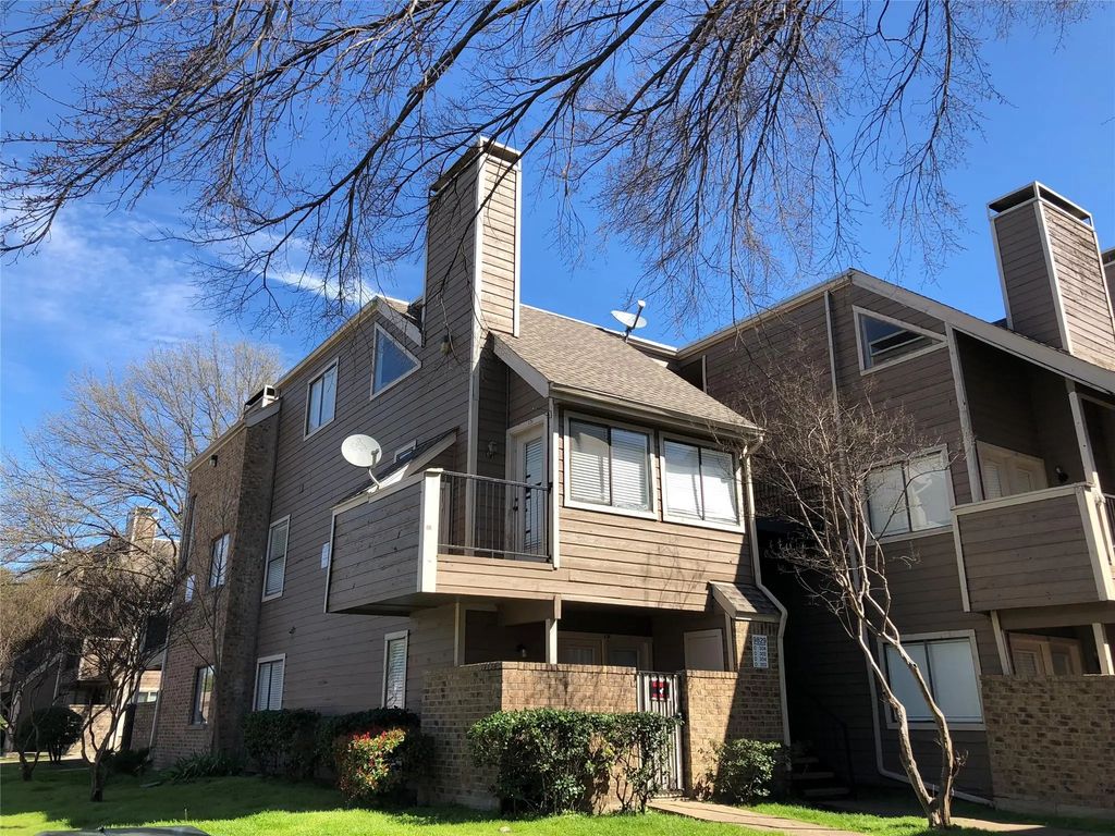 9829 Walnut Street O104, Dallas