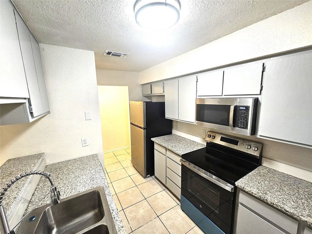 3425 And 3427 Republic Drive, Forest Hill