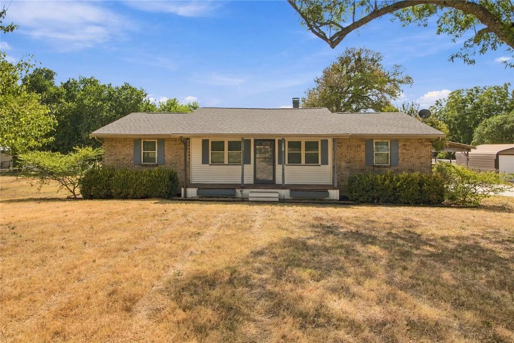 114 Bells Chapel Road, Waxahachie
