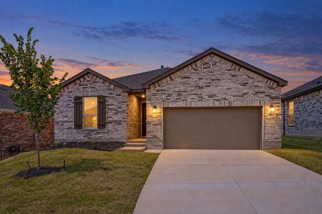 953 Adair Drive, Aubrey