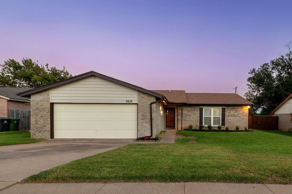 3610 Palomino Drive, Arlington
