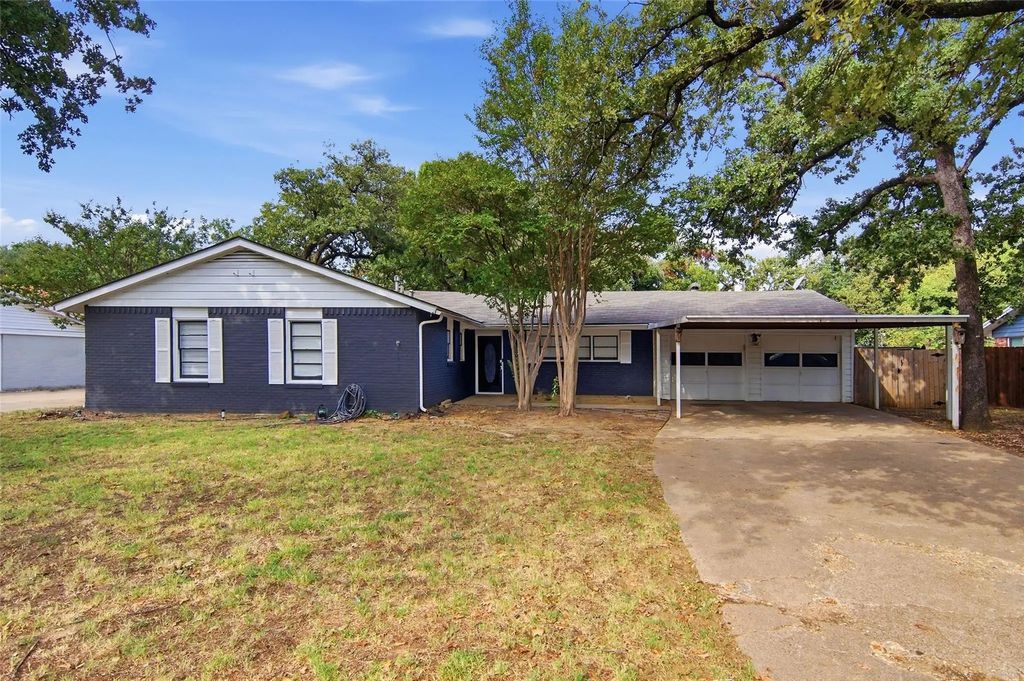 1704 Robin Road, Pantego