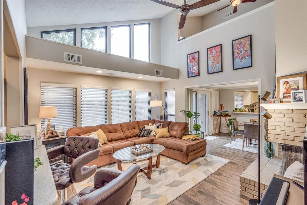 17072 Vinland Drive, Addison