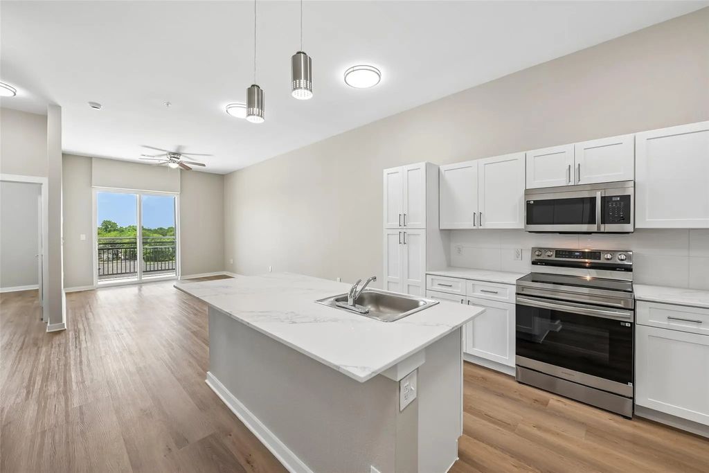 3522 Main Street 209, Rowlett