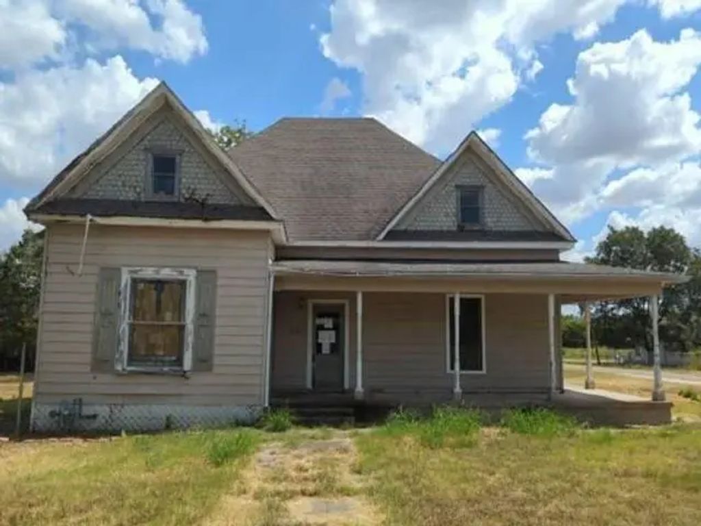 620 Waco Street, Italy