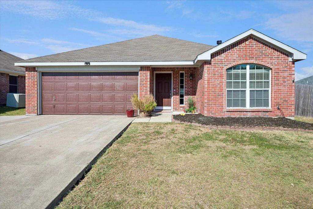417 Pin Oak Lane, Royse City