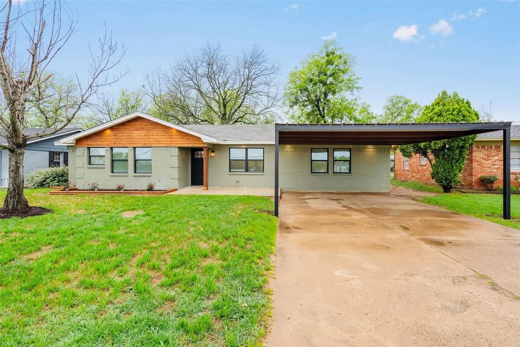 504 N Main Street, McGregor