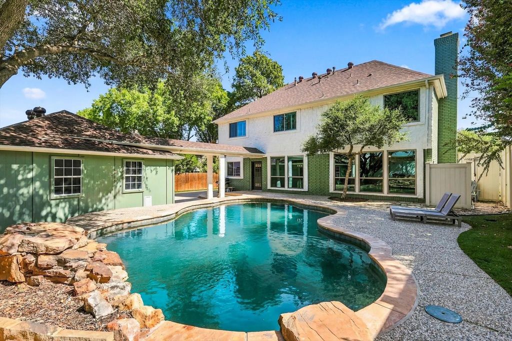 2385 Dundee Drive, Highland Village