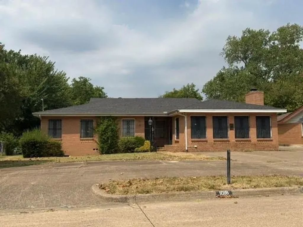 1016 Usher Street, Benbrook