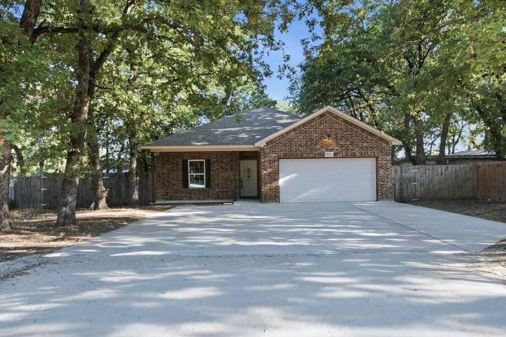 1837 Jennifer Court, Pelican Bay