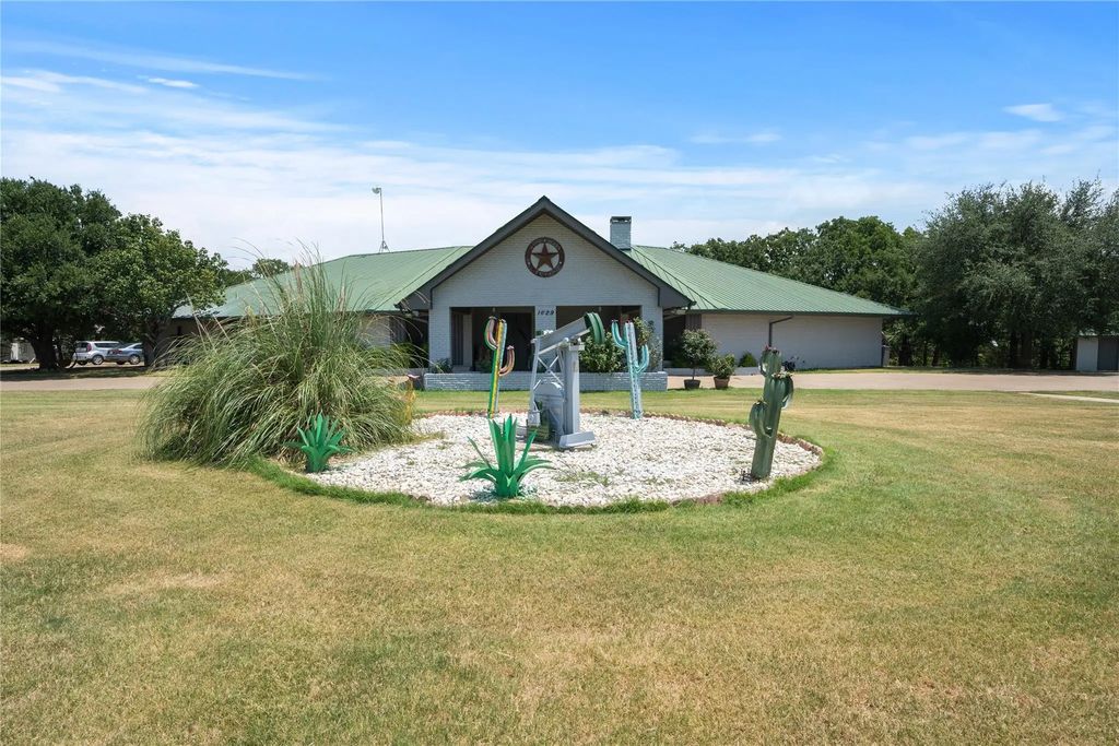1629 Blair Drive, Cleburne