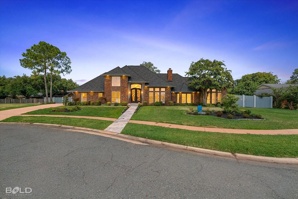 18 Dover Circle, Bossier City