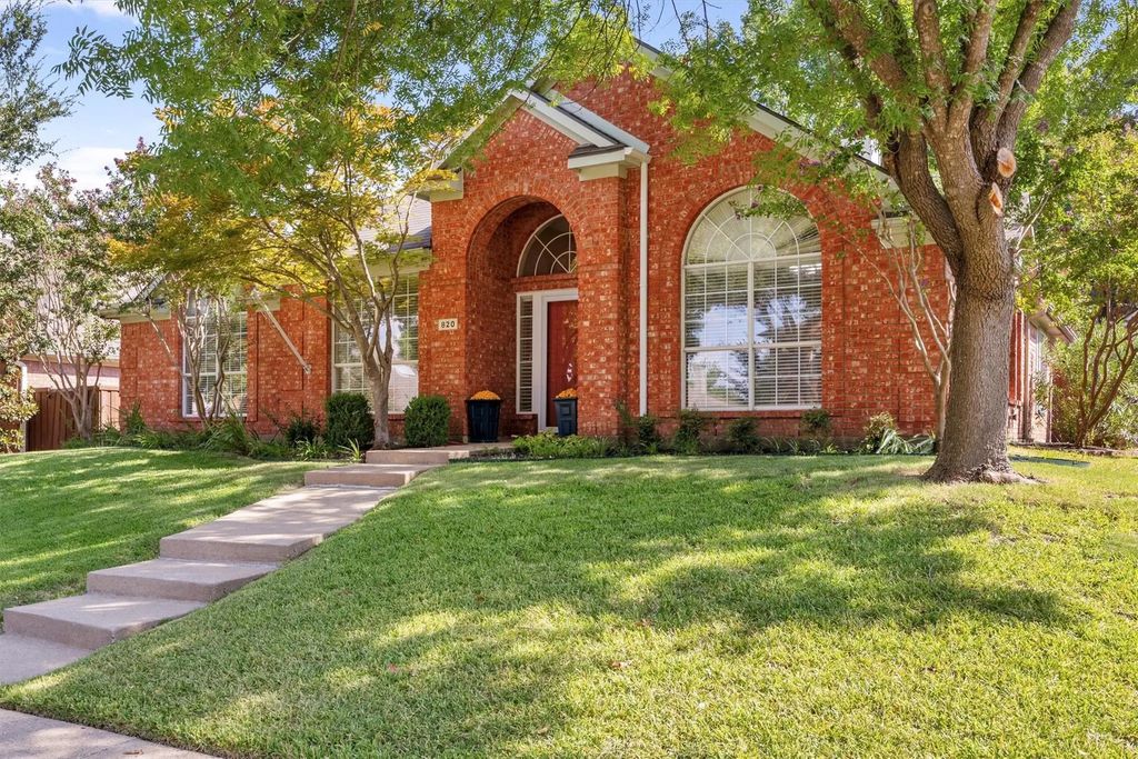 820 Wind Elm Drive, Allen