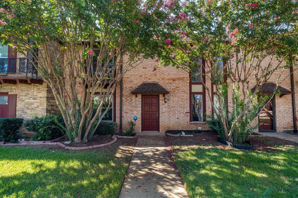 1821 E Grauwyler Road 187, Irving