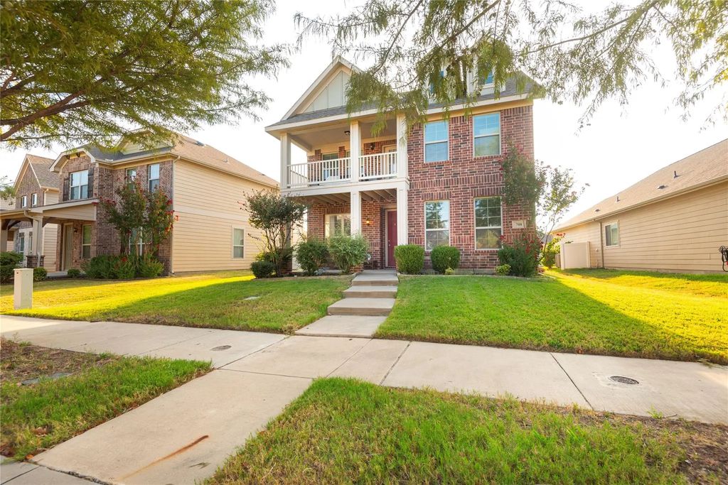 708 Whitemarsh Drive, Aubrey