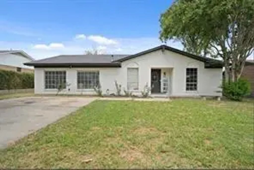 605 Neptune Drive, Denton