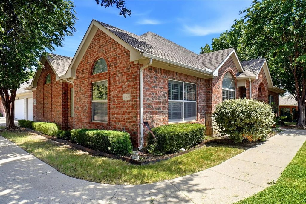 3233 Rosehaven Drive 1610, Fort Worth