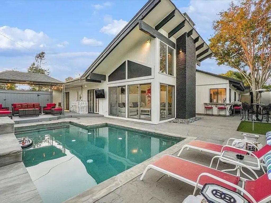 612 W Northgate Drive, Irving