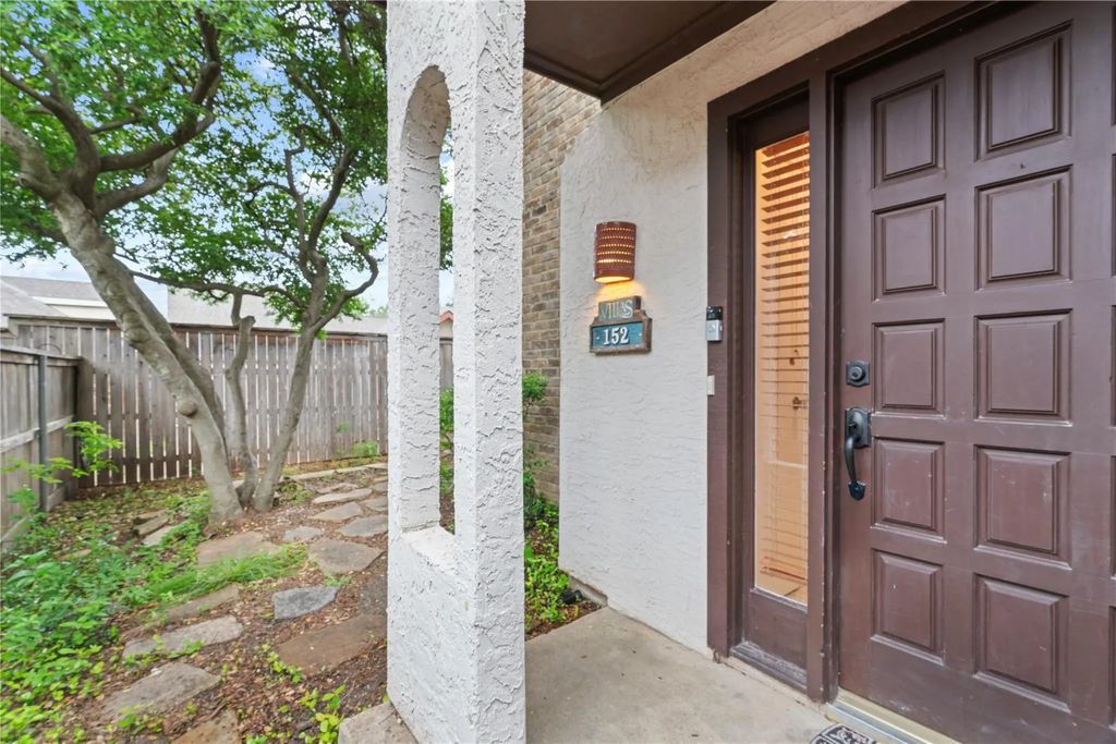 18040 Midway Road 152, Dallas