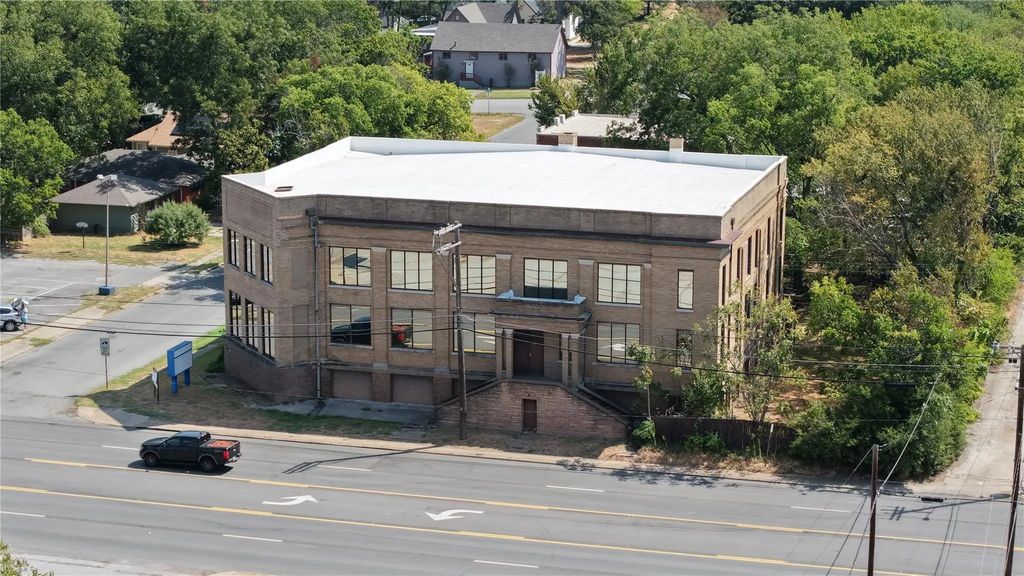 1100 S Austin Avenue, Denison