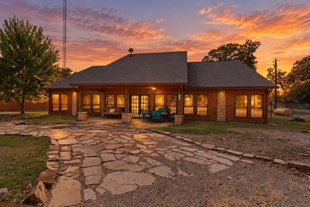 7272 County Road 3516, Quinlan