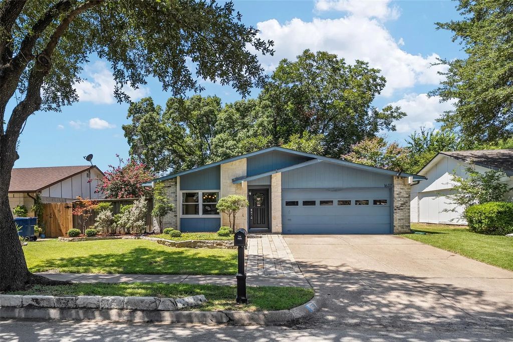 1637 Dell Oak Drive, Garland