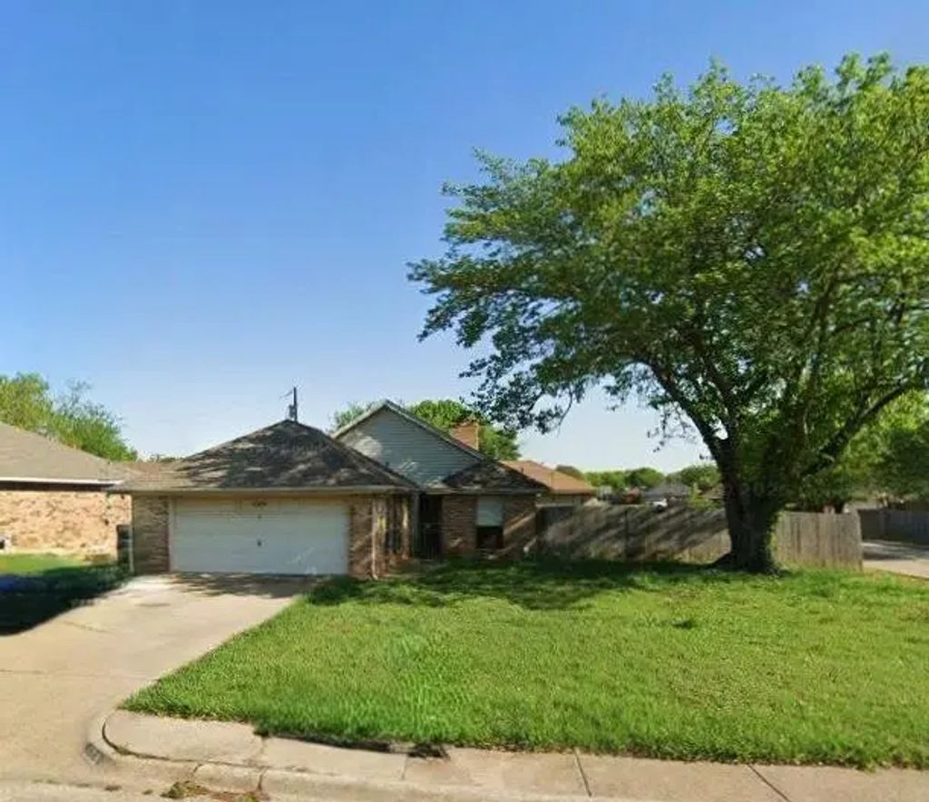509 Canary Lane, DeSoto