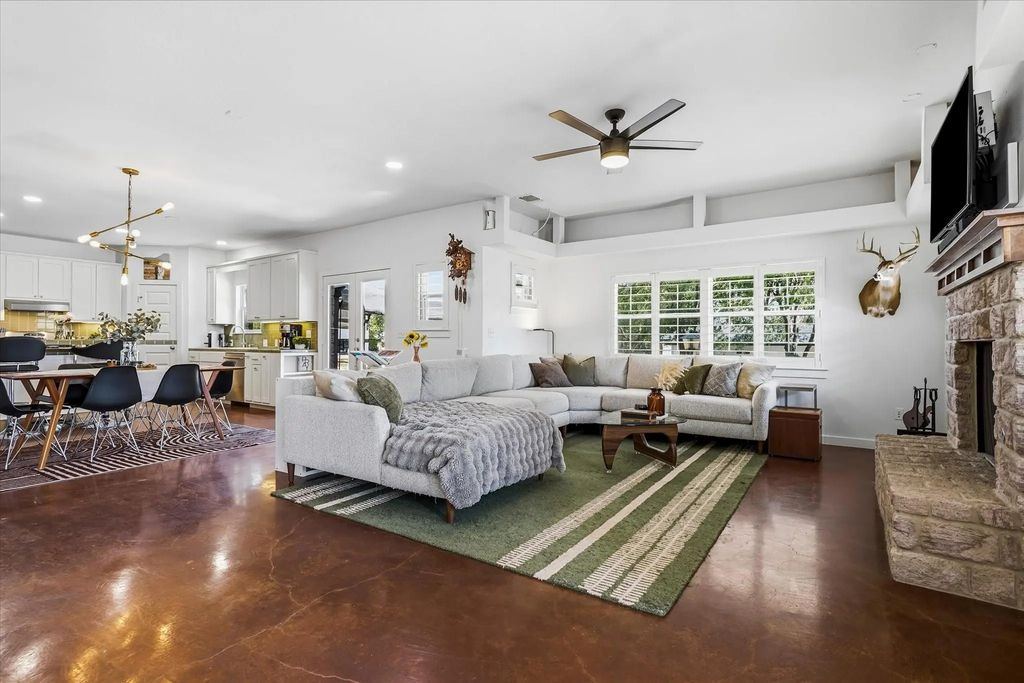 8252 Money Lane, Fort Worth