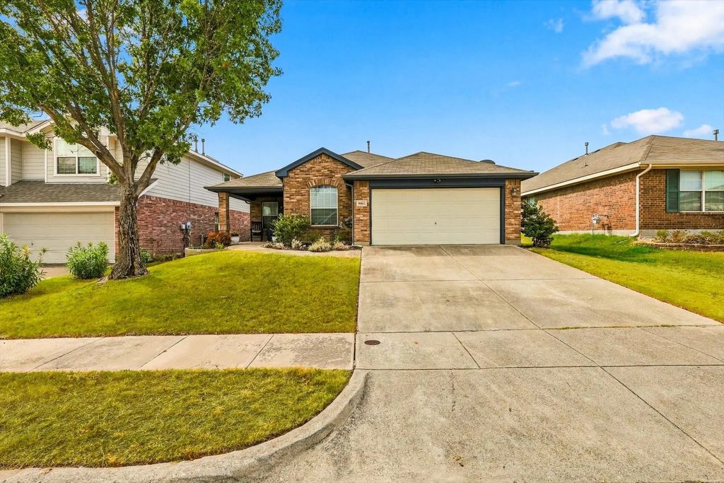9861 Autumn Sage Drive, Fort Worth
