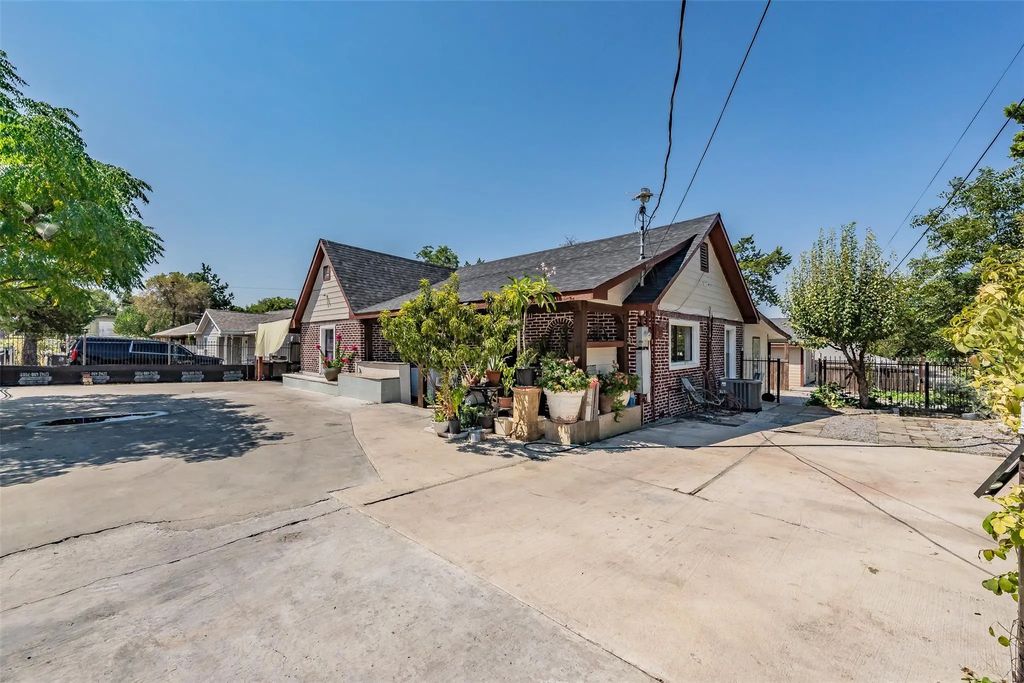 1603 Whitaker Avenue, Dallas