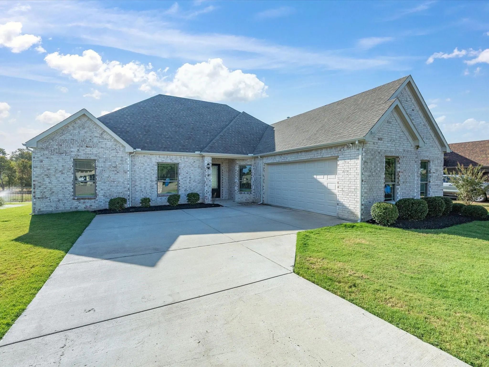 Photo of Listing #21384400