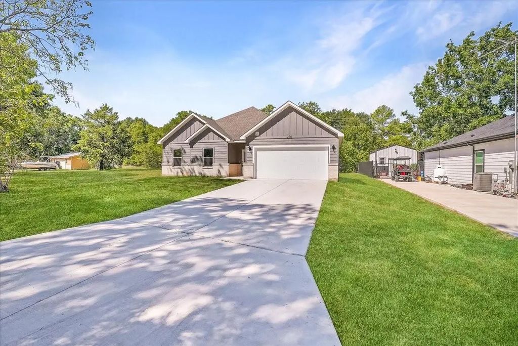 200 Harris Harbor, East Tawakoni