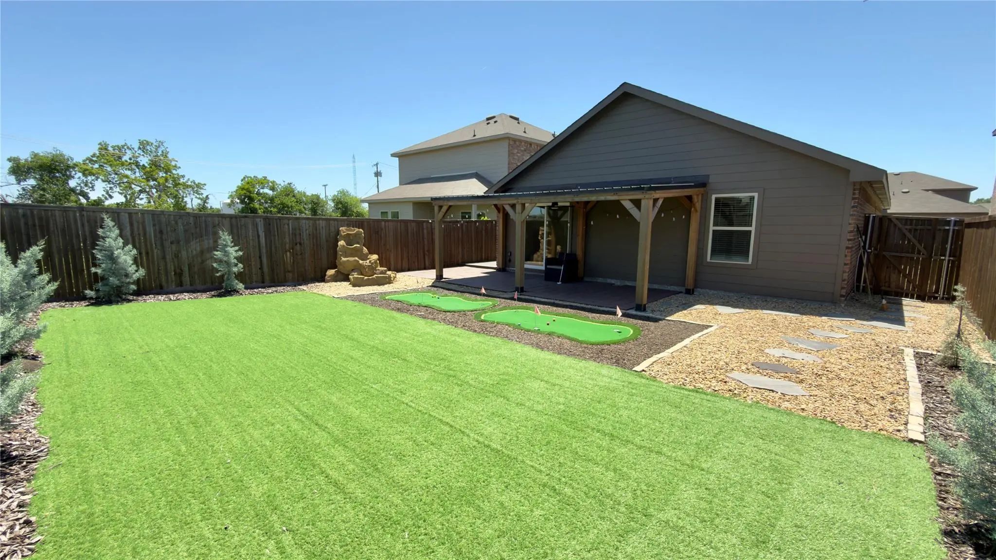 Photo of Listing #21384445