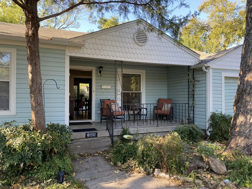 8911 San Fernando Way, Dallas
