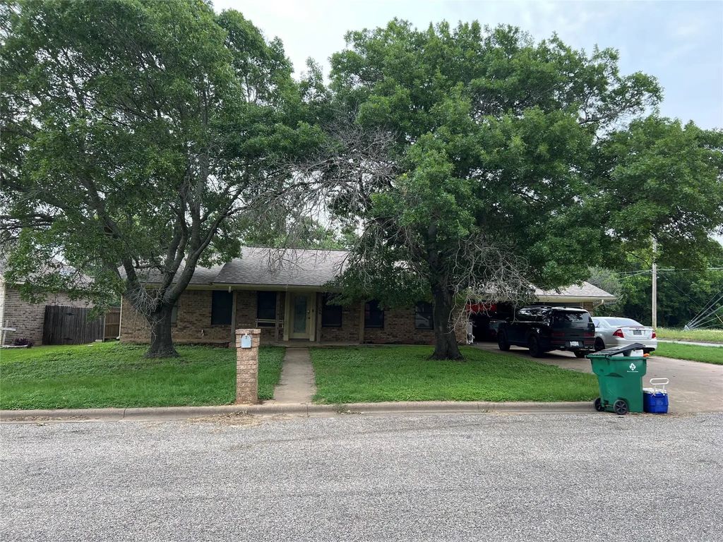 501 Spring Meadow Street, Stephenville