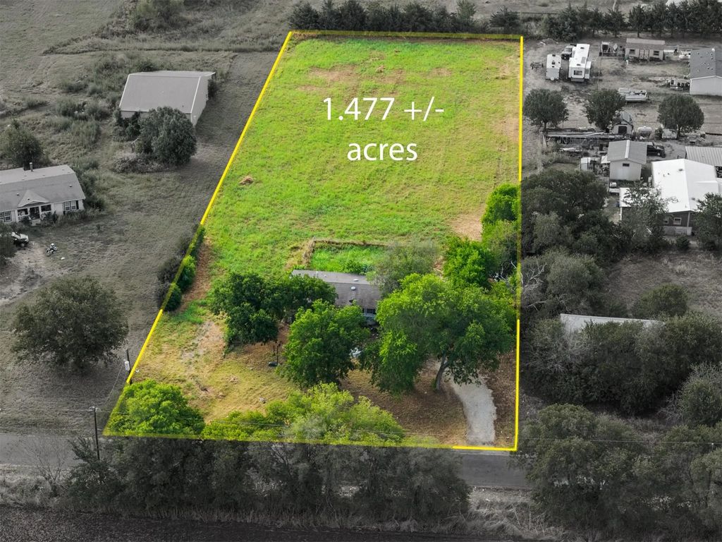 518 Hight Road, Waxahachie