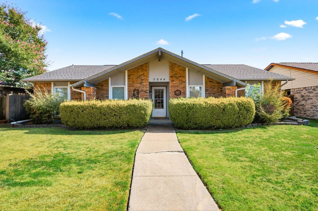 5044 Stanley Drive, The Colony