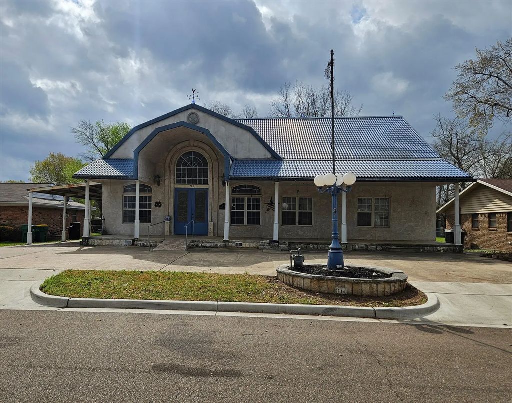 716 Dogwood Street, Robinson