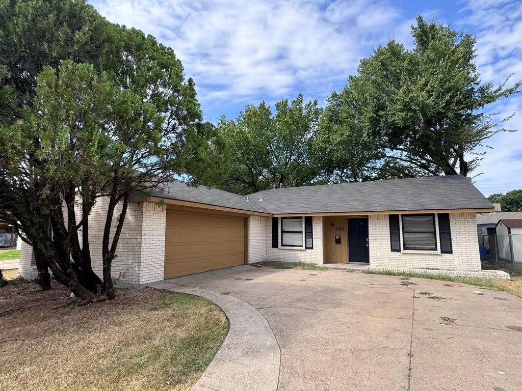 1610 Kingston Drive, Grand Prairie