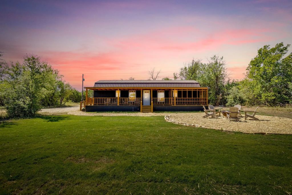 1274 County Road 110, Hamilton