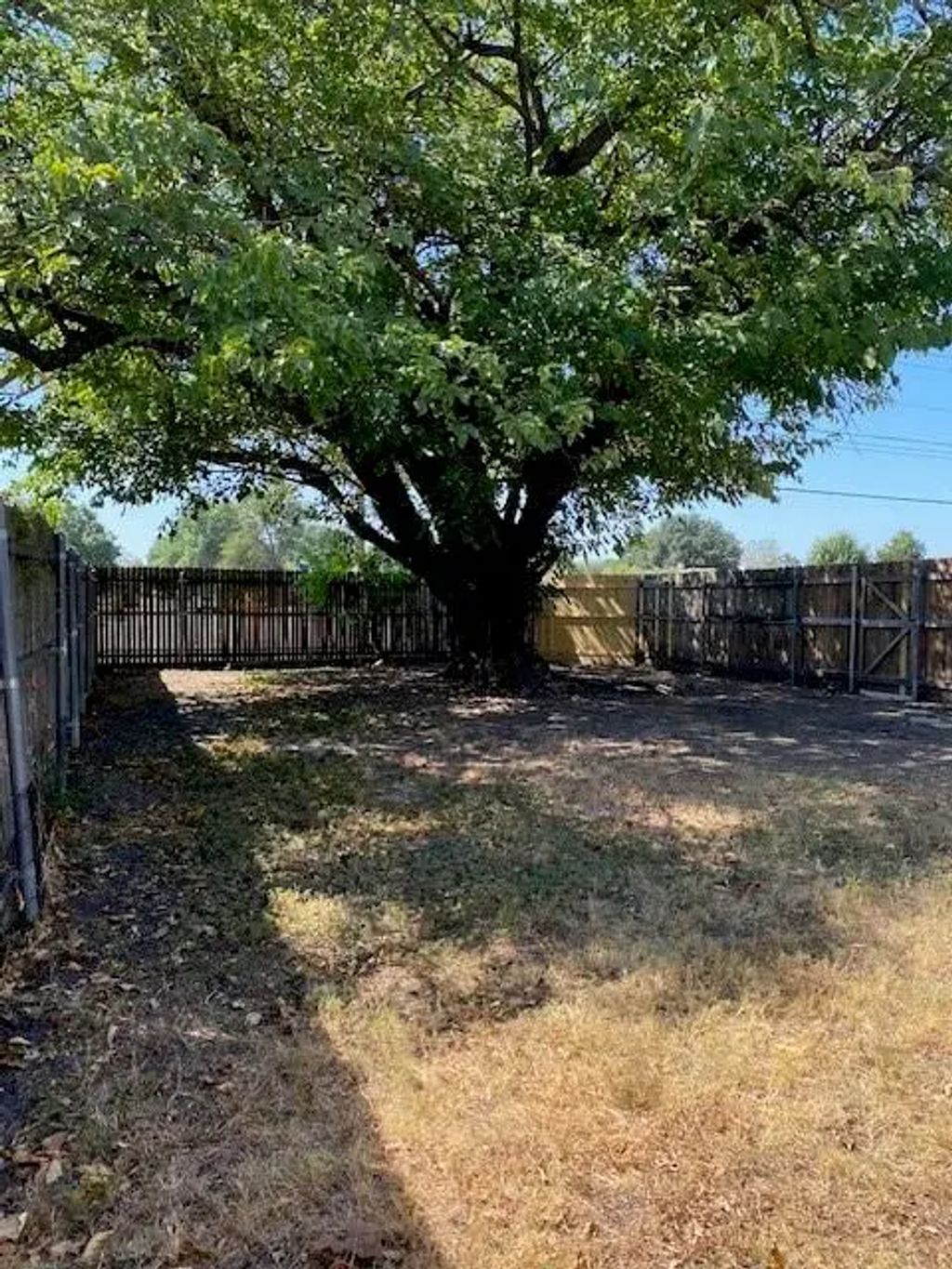 2022 Tiehack Lane, Garland