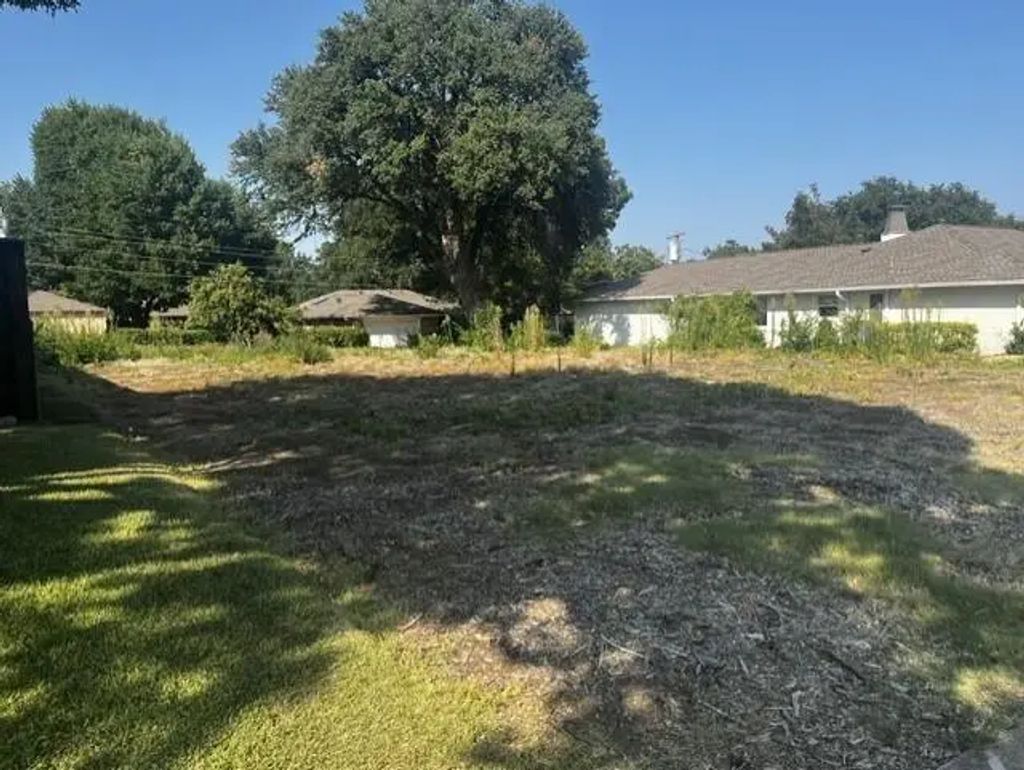 6115 Town Hill Lane, Dallas