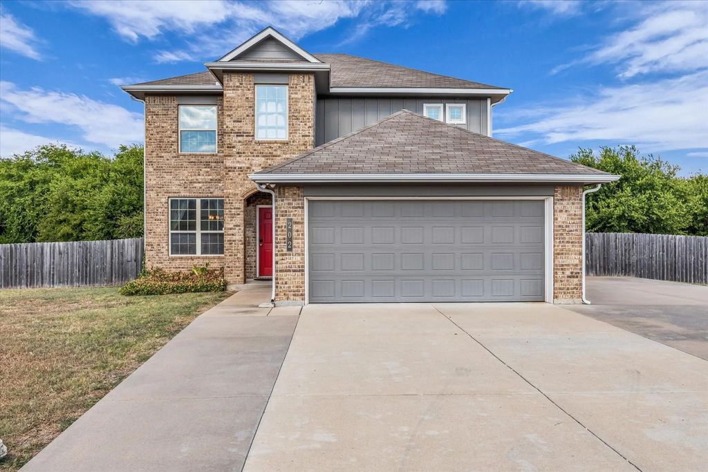 202 Milky Way, Bruceville