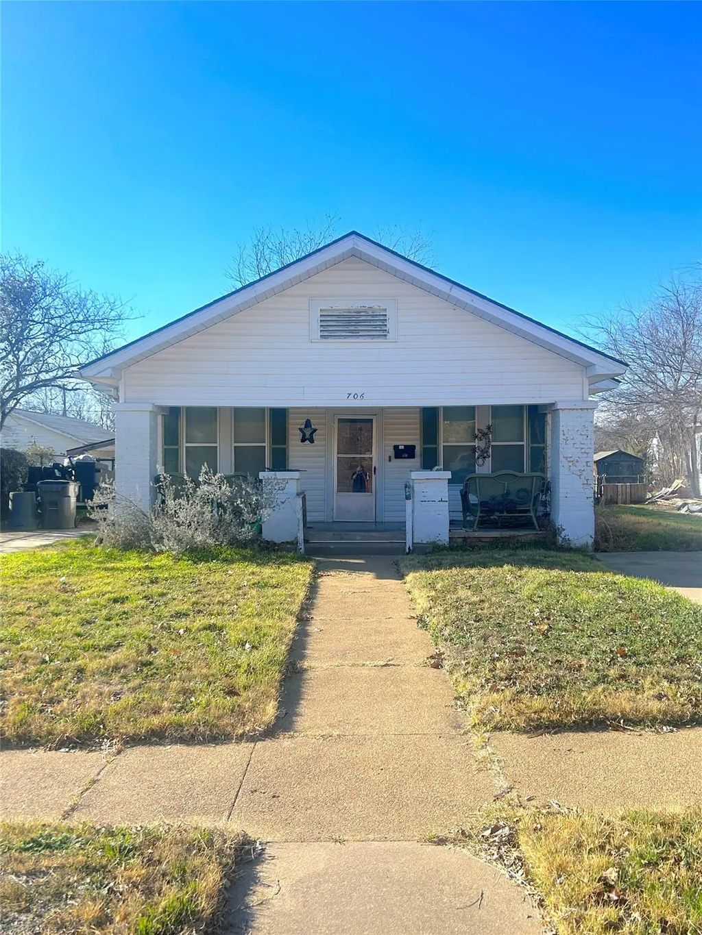 706 Virginia Street, Graham