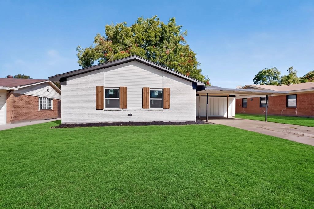 3241 Santiago Drive, Mesquite