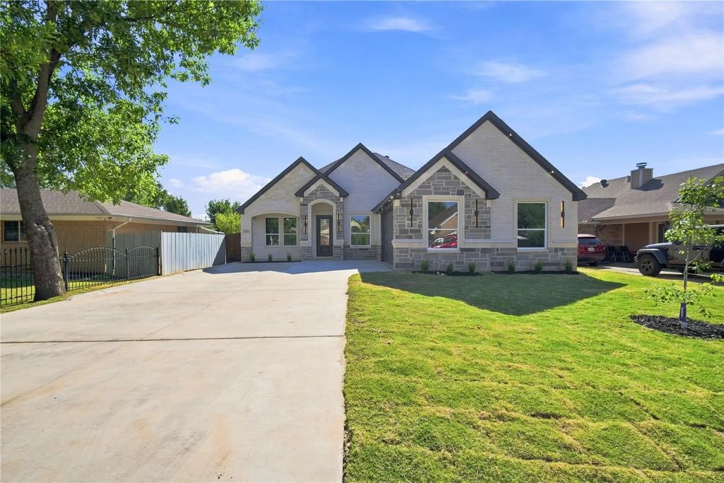 1606 Avenue C, Grand Prairie