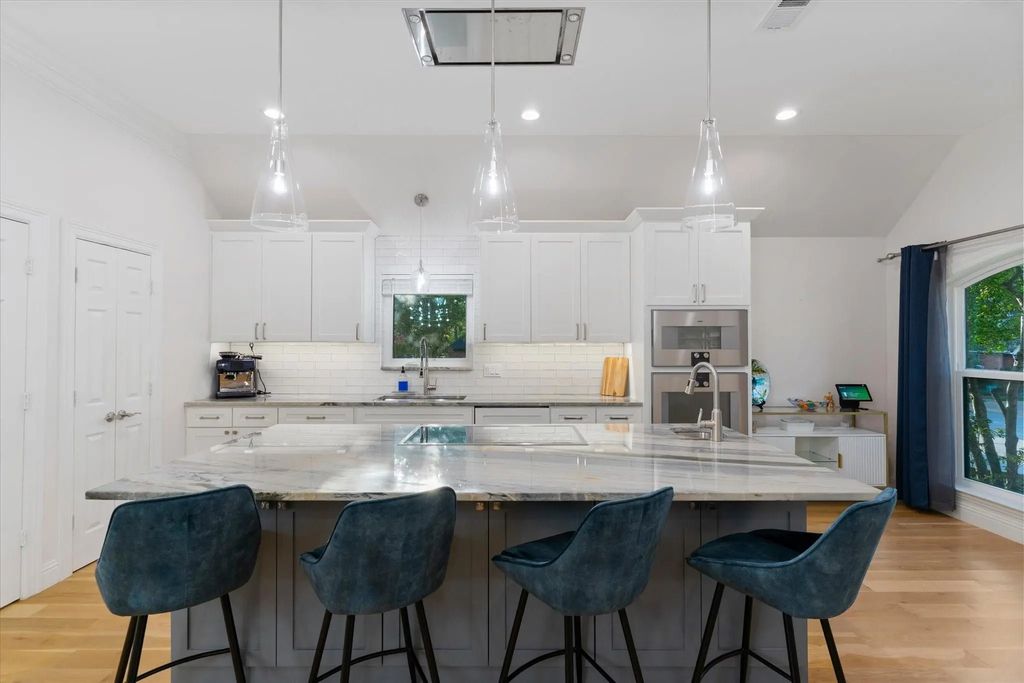 501 Green Meadow Street N, Colleyville