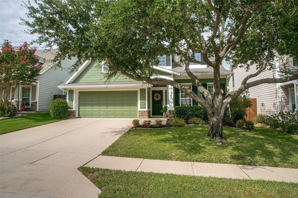 1037 Honeysuckle, Grapevine